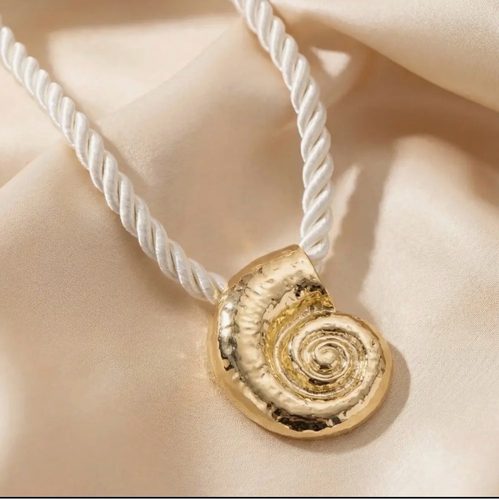 Statement Shell Rope Pendant Necklace (9704) - Picture 2 of 4